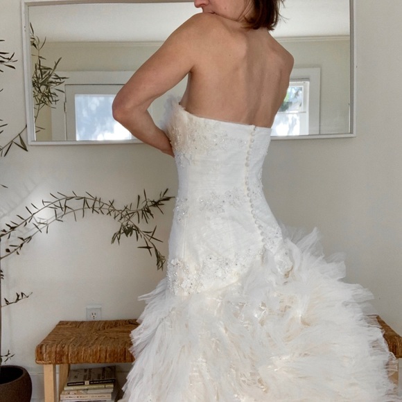 Wedding dress - Picture 6 of 9